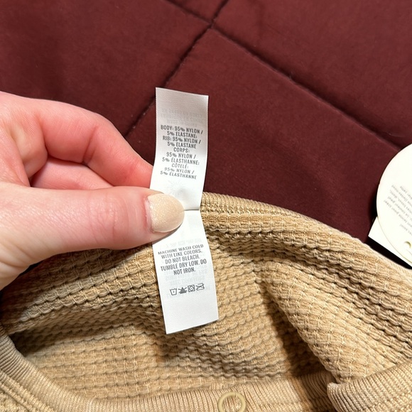 AERIE OFFLINE fitted cropped shirt - Picture 5 of 5